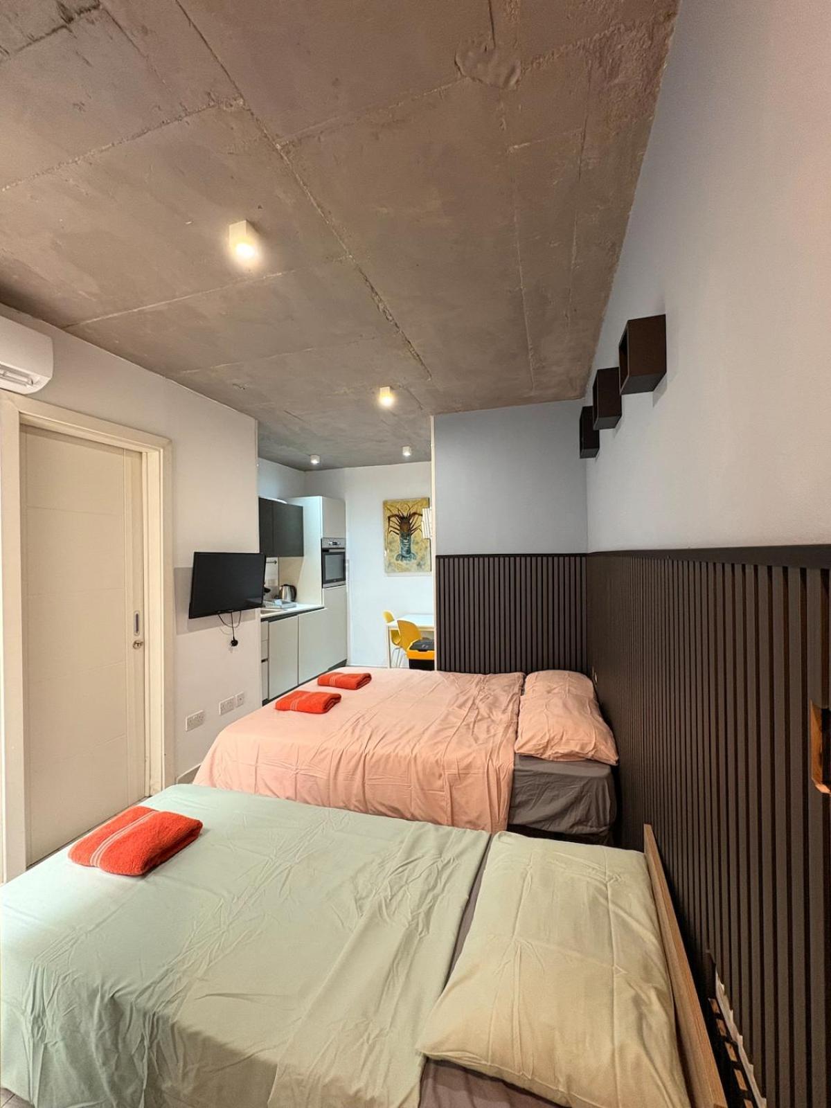 Paceville - 5b - Modern By Clubs & Sea *